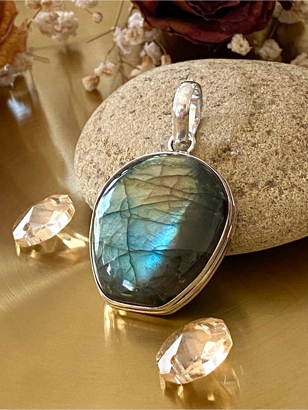 Natural Flashy Labradorite Hand Crafted Pendant